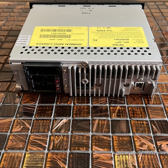 Hyundai Elantra factory car stereo (2007-2010) - Picture 4 of 5